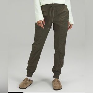 Lululemon army green joggers size 2